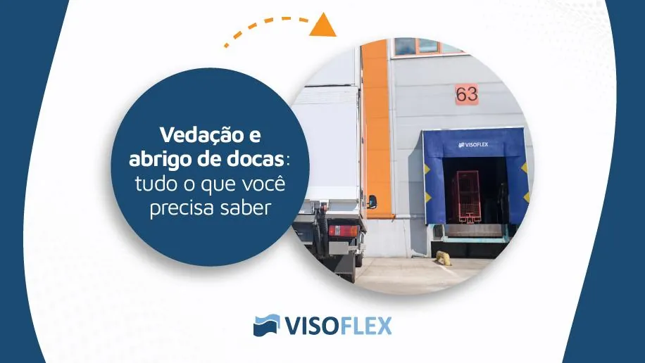 Caminhão encostado em doca com abrigo de doca azul Visoflex